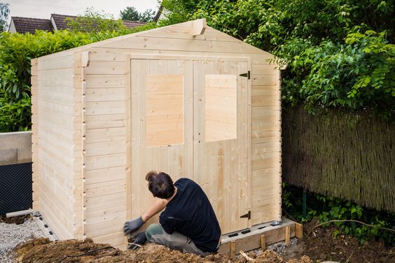 Poser un plancher pour abri de jardin sur parpaing